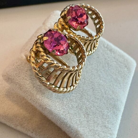 Van Dell Demi-Parure Gold Brooch and Earrings Vintage Set in Gold and Pink - Picture 9 of 12